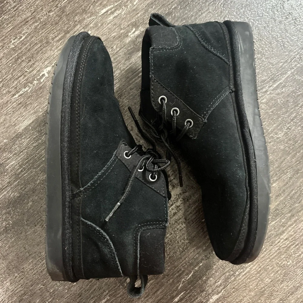 Koolaburra by Ugg Kids Black Suede Fur Lined‎ Lace Up Boots Size 4